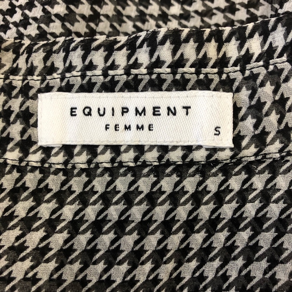 Equipment Femme Houndstooth Silk Button Down - Picture 5 of 5